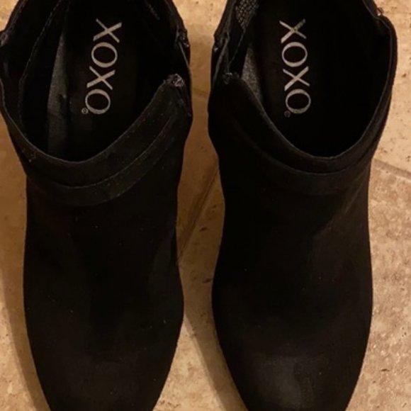 Black Mini Boots, 3 inch heel, Silver Buckle Accent Size 7 - Picture 4 of 4